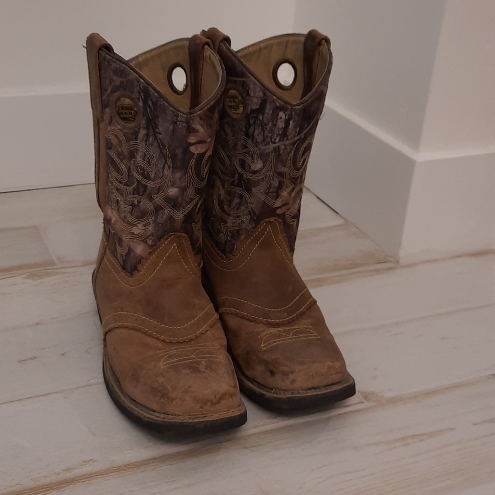 Camo cowboy boots